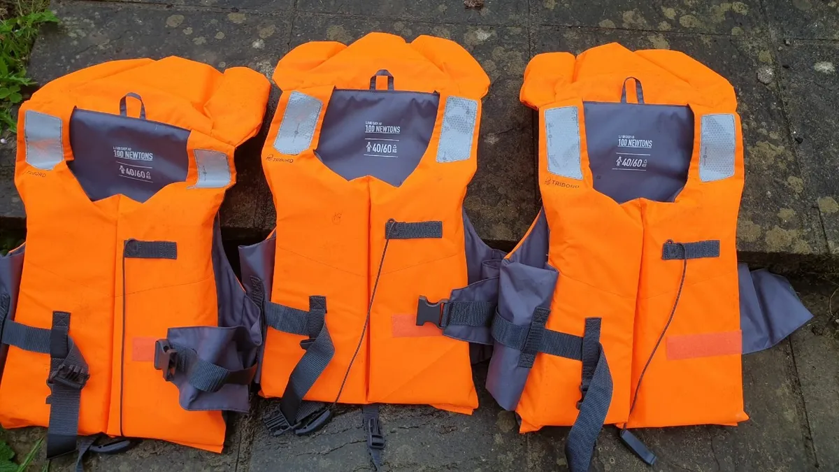 Life jackets - Image 1