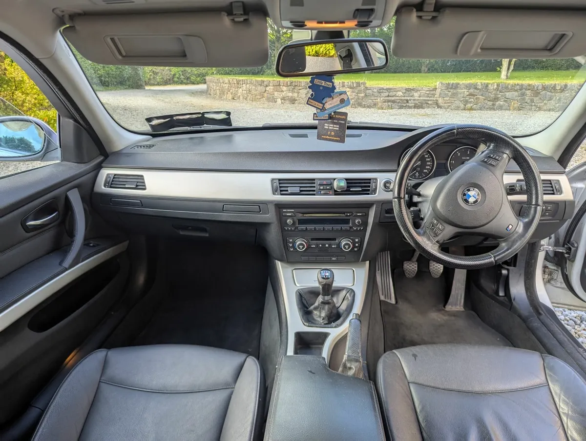 BMW 3-Series 2008 - Image 2