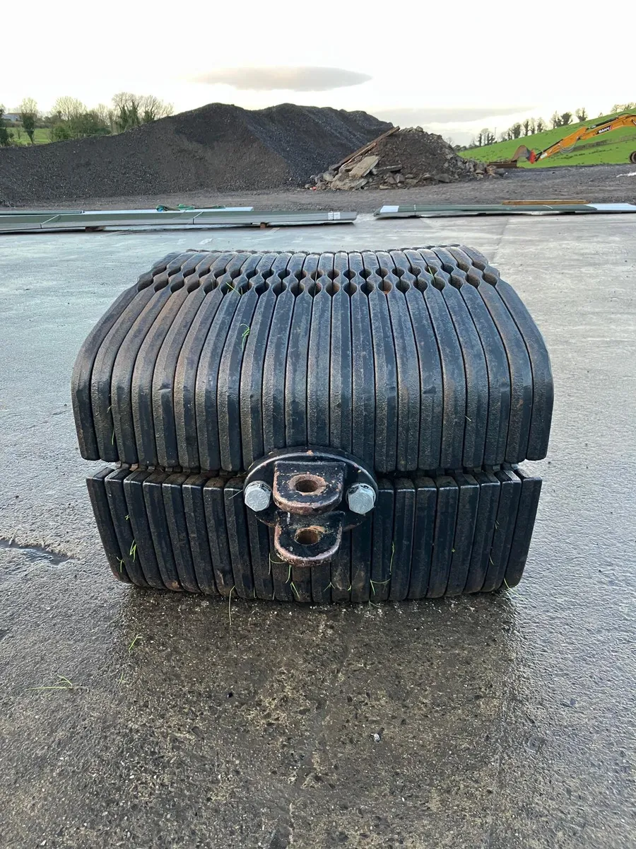 NEW HOLLAND 45KG FAN WEIGHTS - Image 2