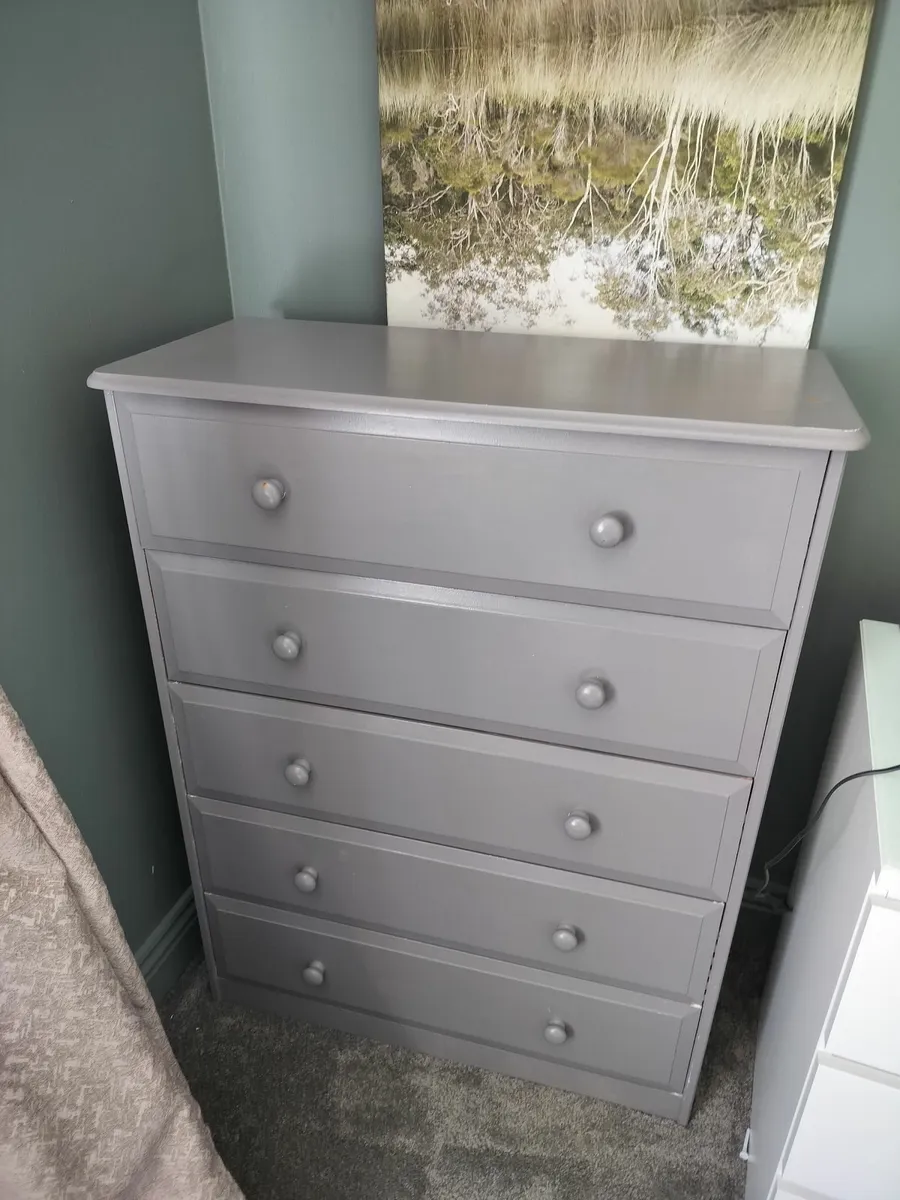Chest of drawers - Image 1