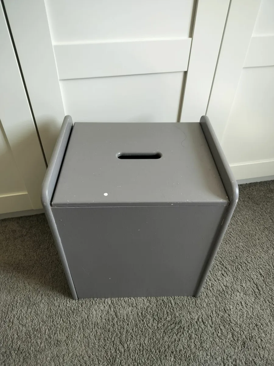 Chest of drawers - Image 2