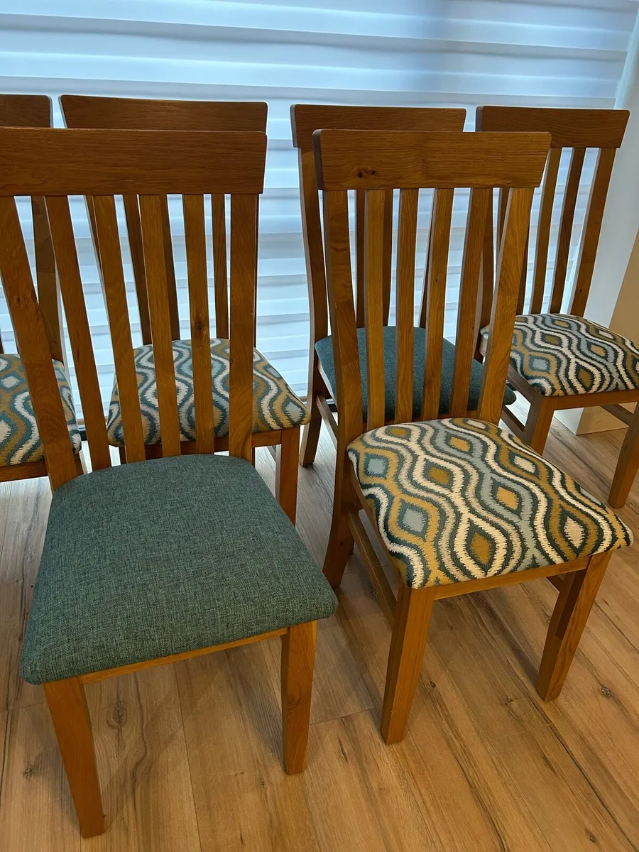 Dining room table and chairs - Image 3