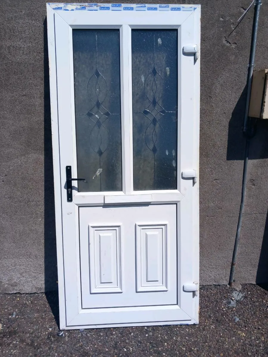 Pvc door and frame two keys - Image 2