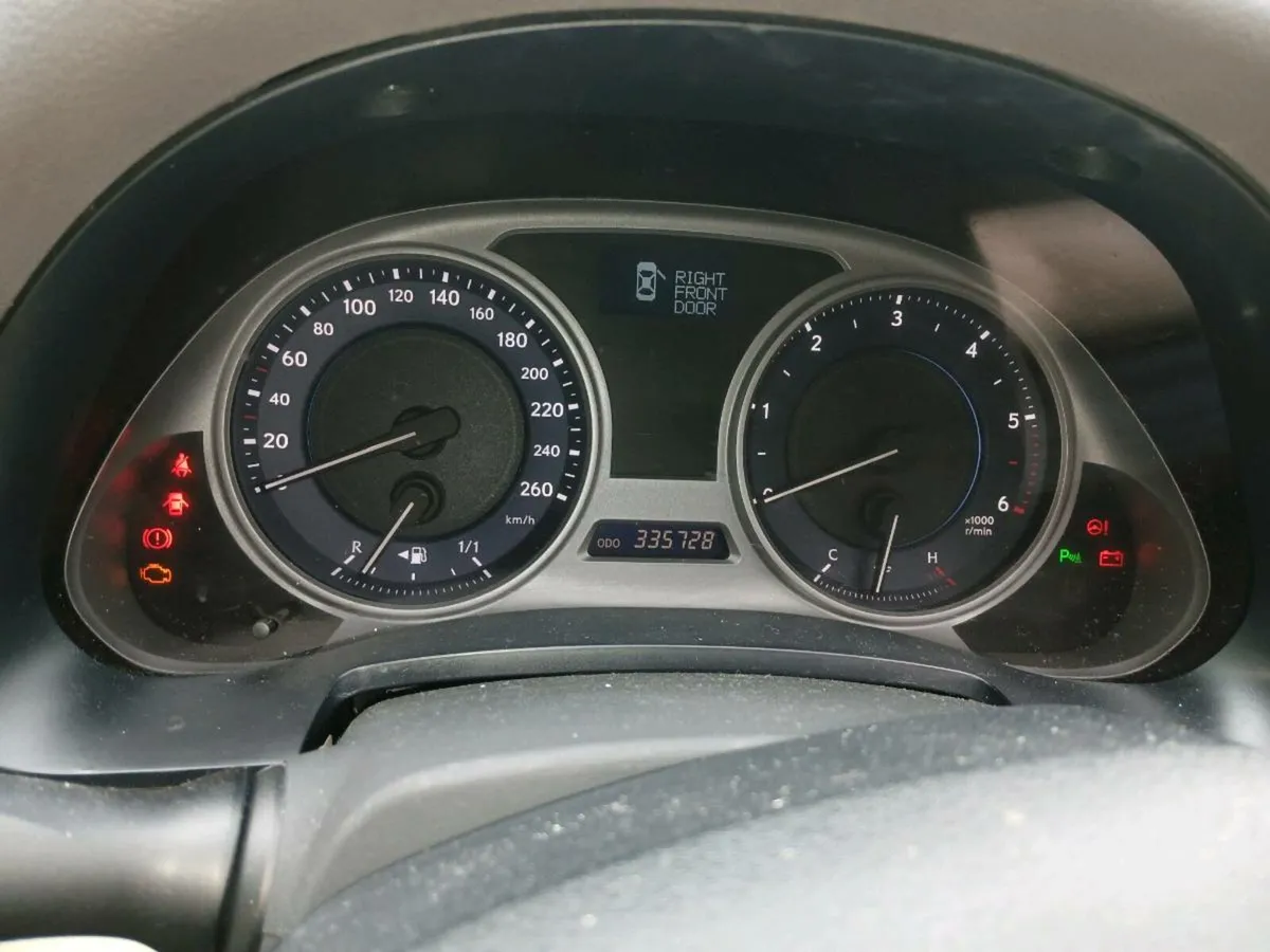 Toyota lexus - Image 3