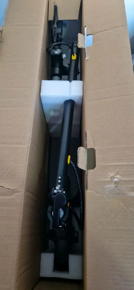 New Ooktec V8 Electric Scooters 30km Speed/Range - Image 2