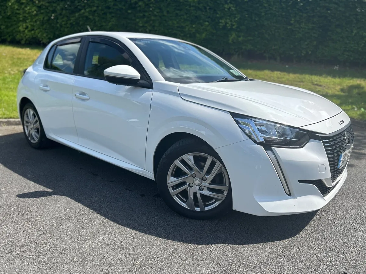 Peugeot 208 1.2 petrol  immaculate condition - Image 2