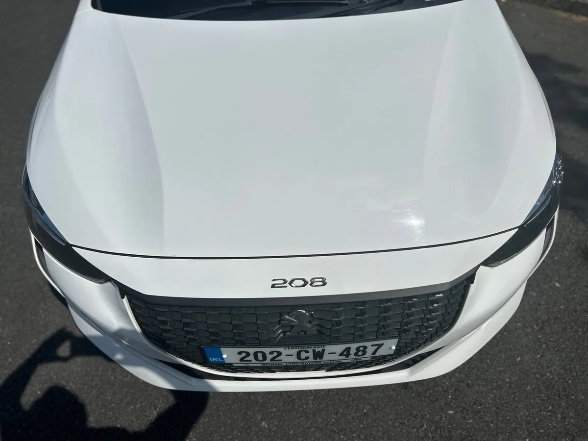 Peugeot 208 1.2 petrol  immaculate condition - Image 3