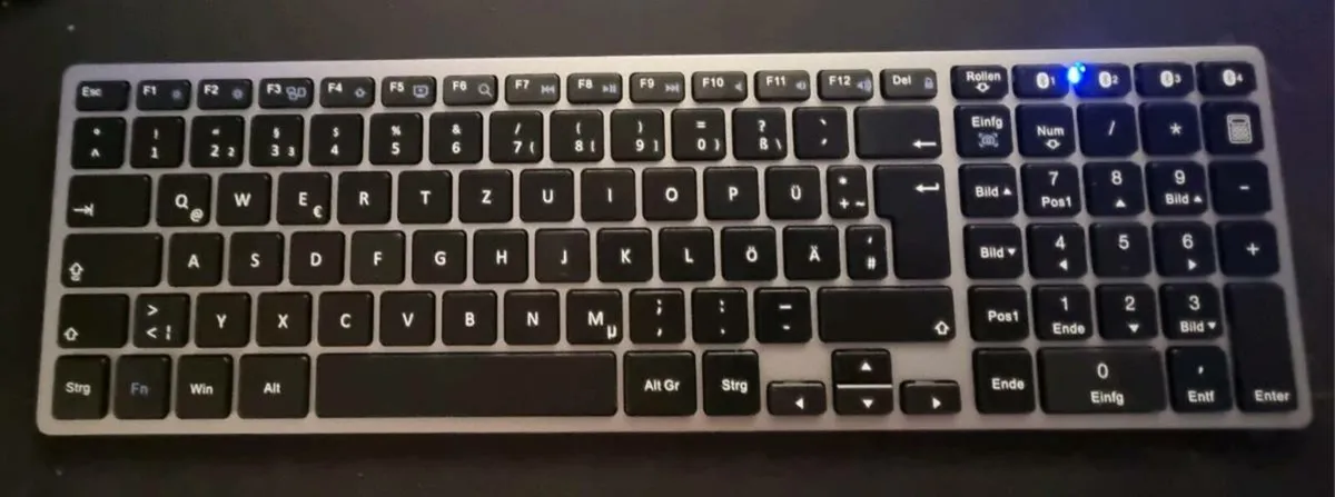 Seenda Bluetooth Keyboard Rechargeable - Image 1