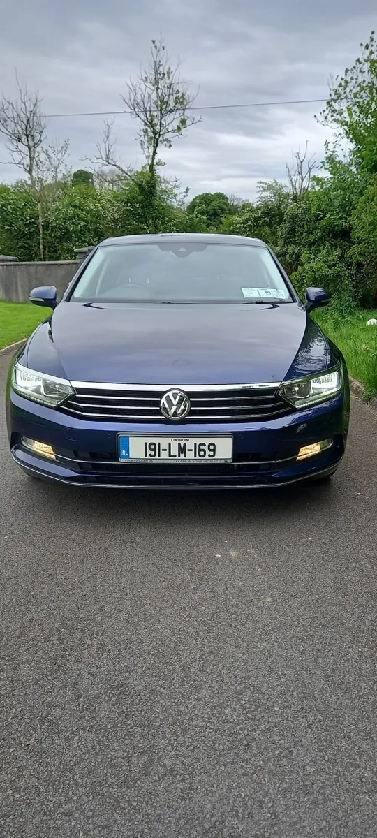 Volkswagen Passat 2019 - Image 1