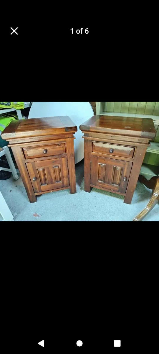 Bedside lockers x 2 - Image 1