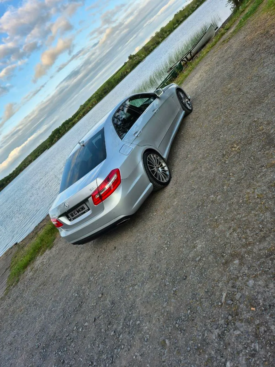 MERCEDES E250 AMG - Image 4