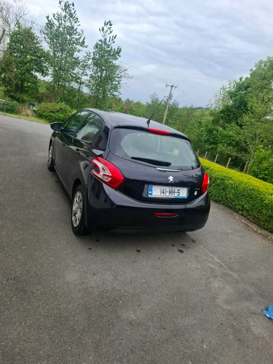 Peugeot 208 - Image 2