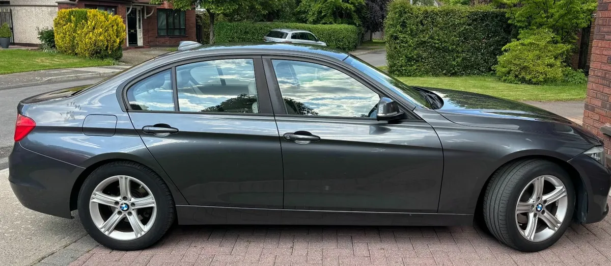 BMW 3-Series 2015 - Image 2