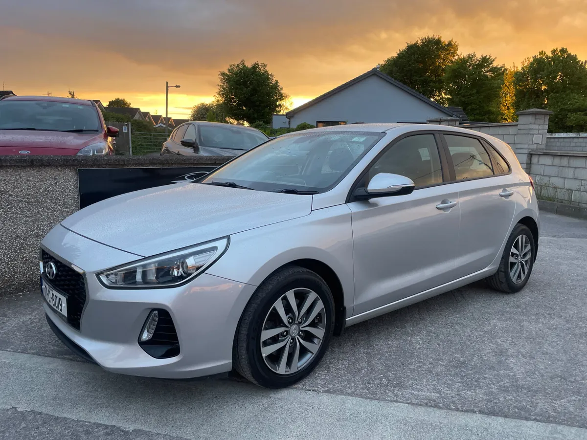 Hyundai i30 Delux Low milage - Image 1