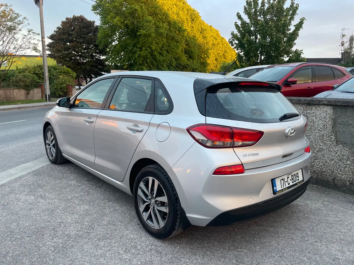 Hyundai i30 Delux Low milage - Image 3