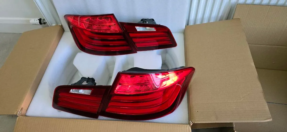 Bmw 5 Series 520d Lci Rear Tail Lights Genuine Set - Image 2