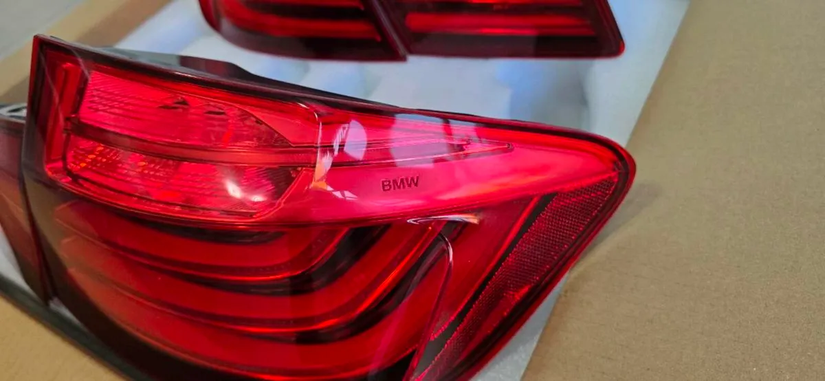 Bmw 5 Series 520d Lci Rear Tail Lights Genuine Set - Image 3