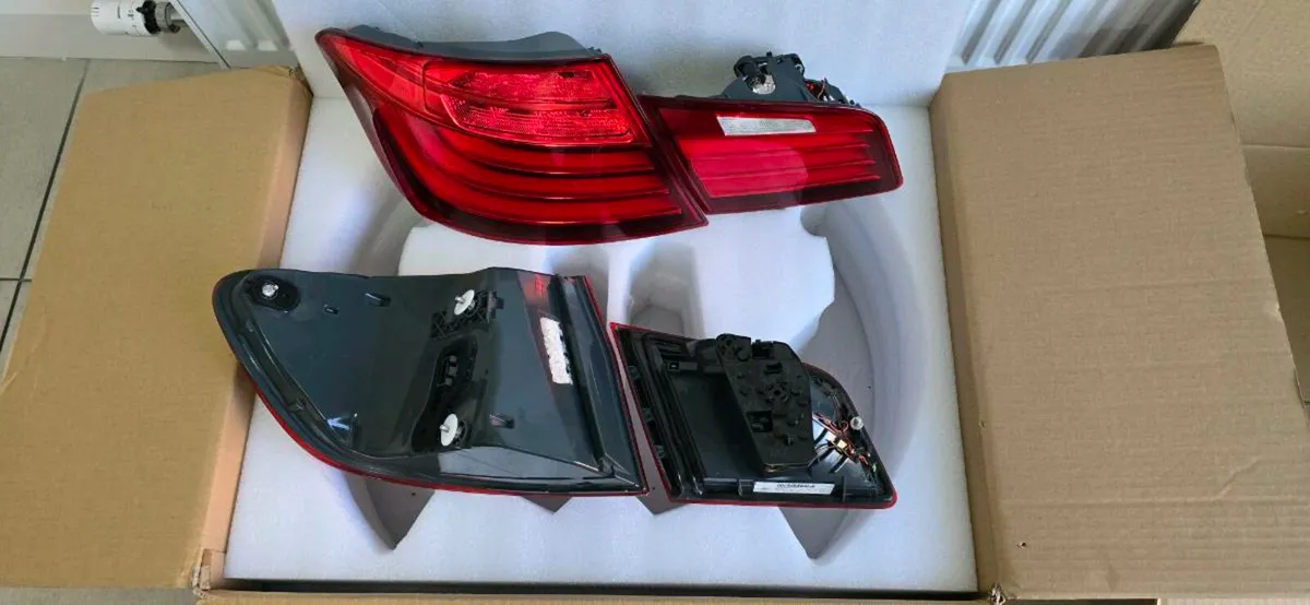 Bmw 5 Series 520d Lci Rear Tail Lights Genuine Set - Image 4