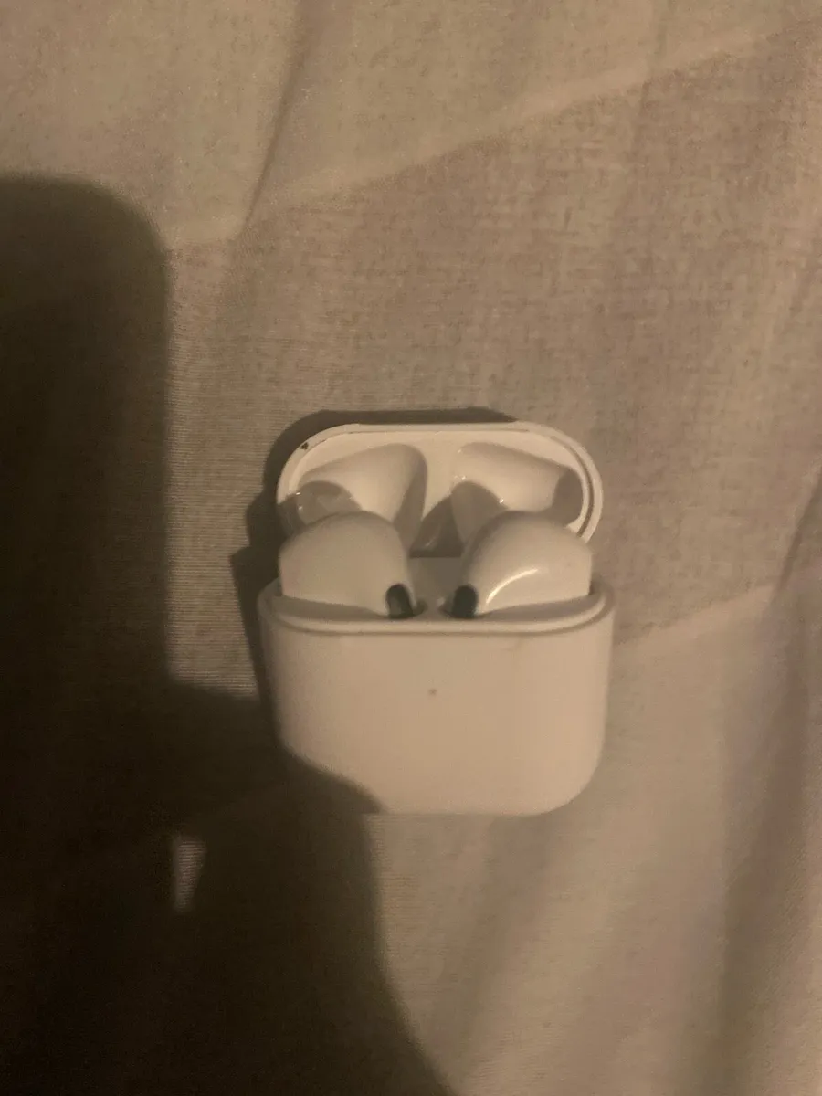 ear buds - Image 1