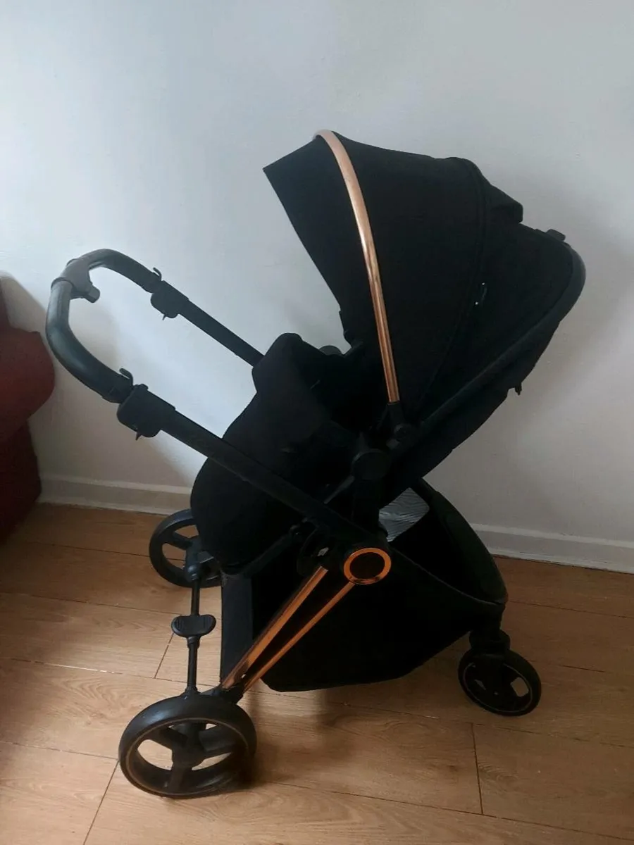 Red kite 2 in 1 pram /pushchair like new - Image 2