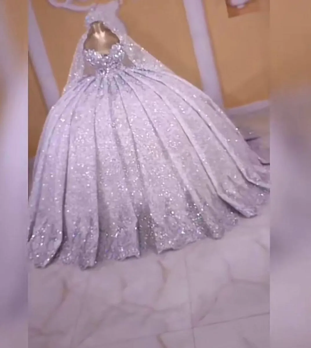 Wedding dress - Image 3