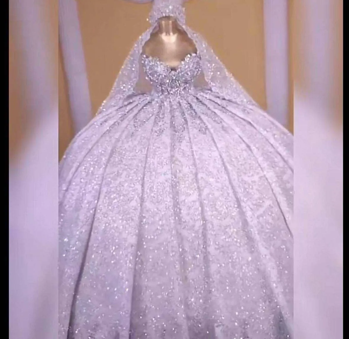 Wedding dress - Image 4