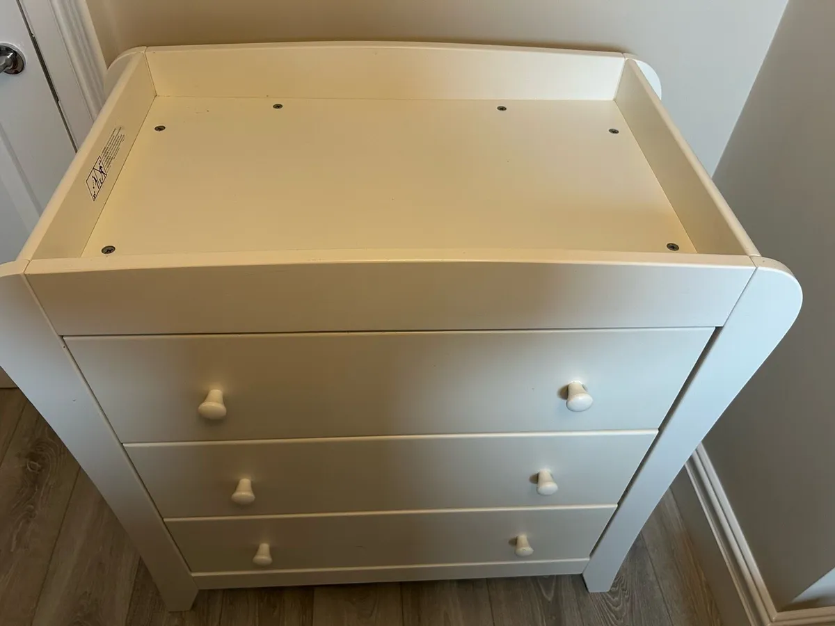 Mama’s and papa’s wardrobe and changing table - Image 1