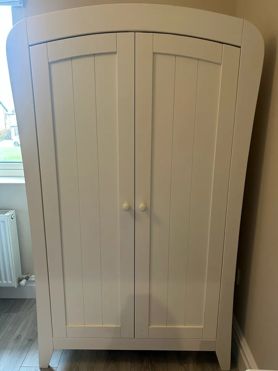 Mama’s and papa’s wardrobe and changing table - Image 4