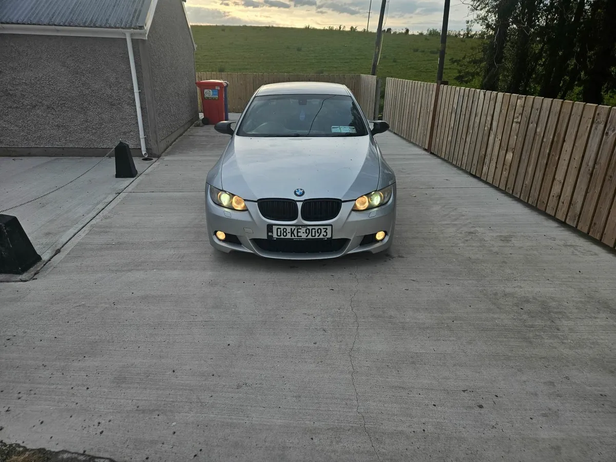 BMW 320d e92 2008 - Image 2