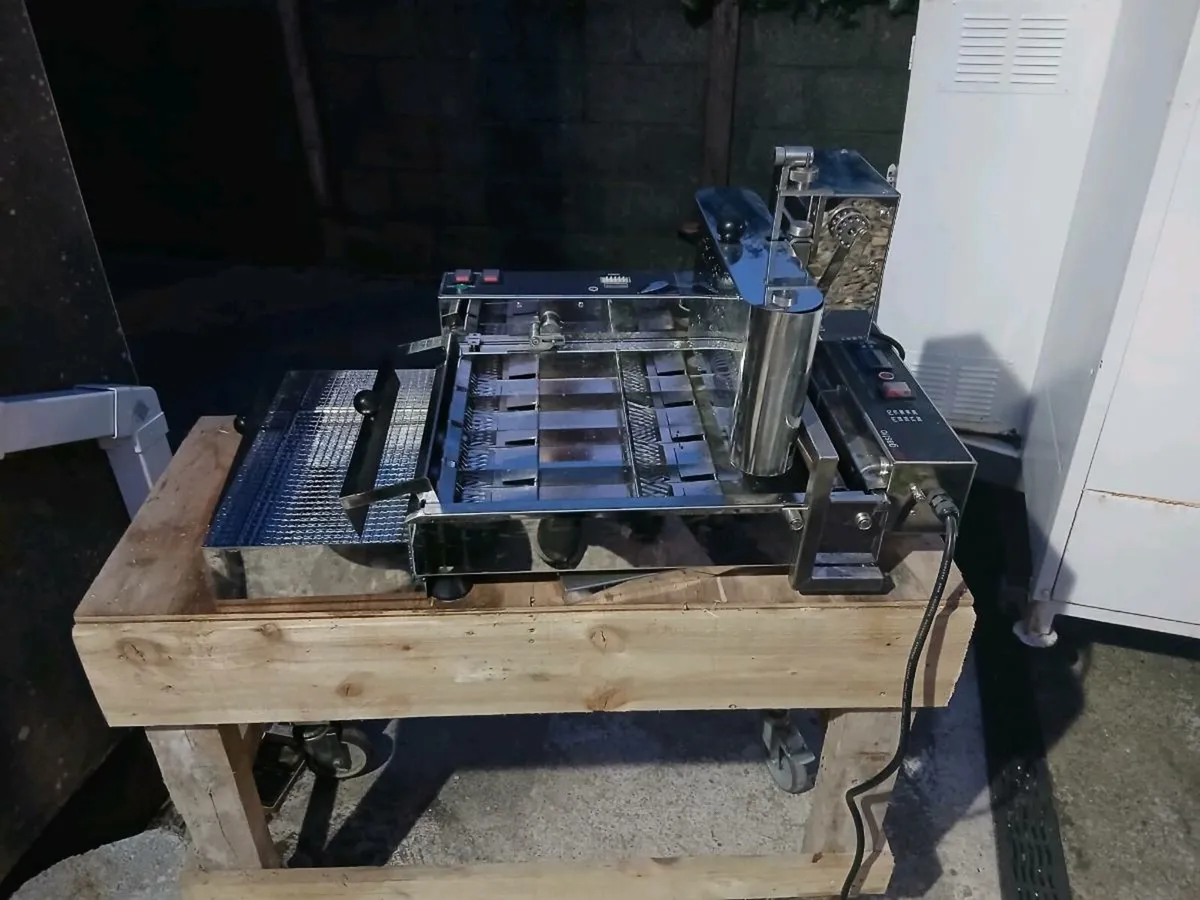 mini donut machine - Image 1