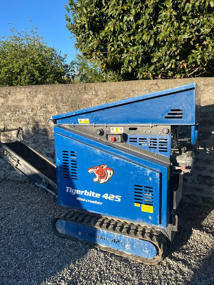 Compact Mini Crusher - Image 1
