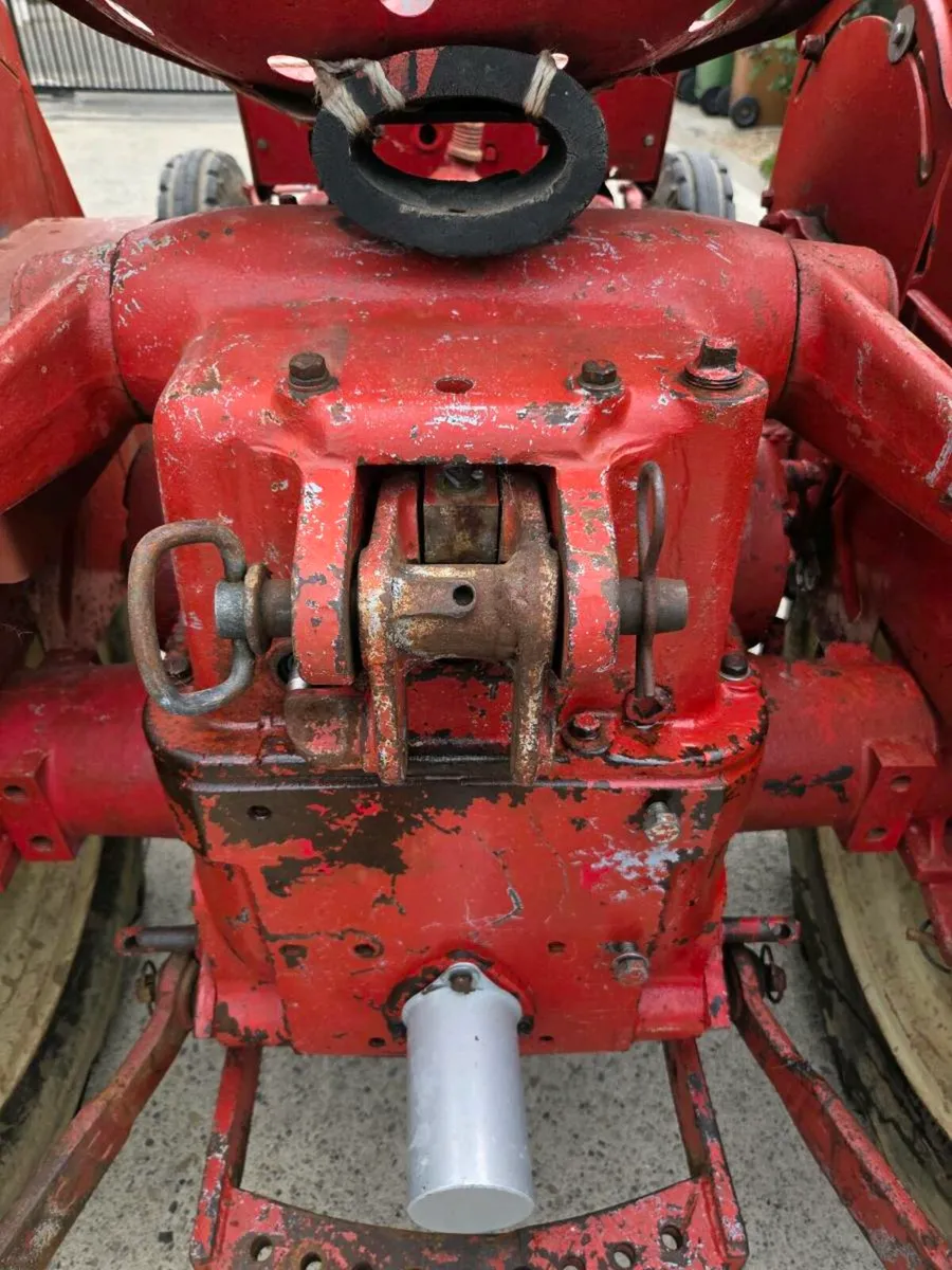International b414 - Image 4