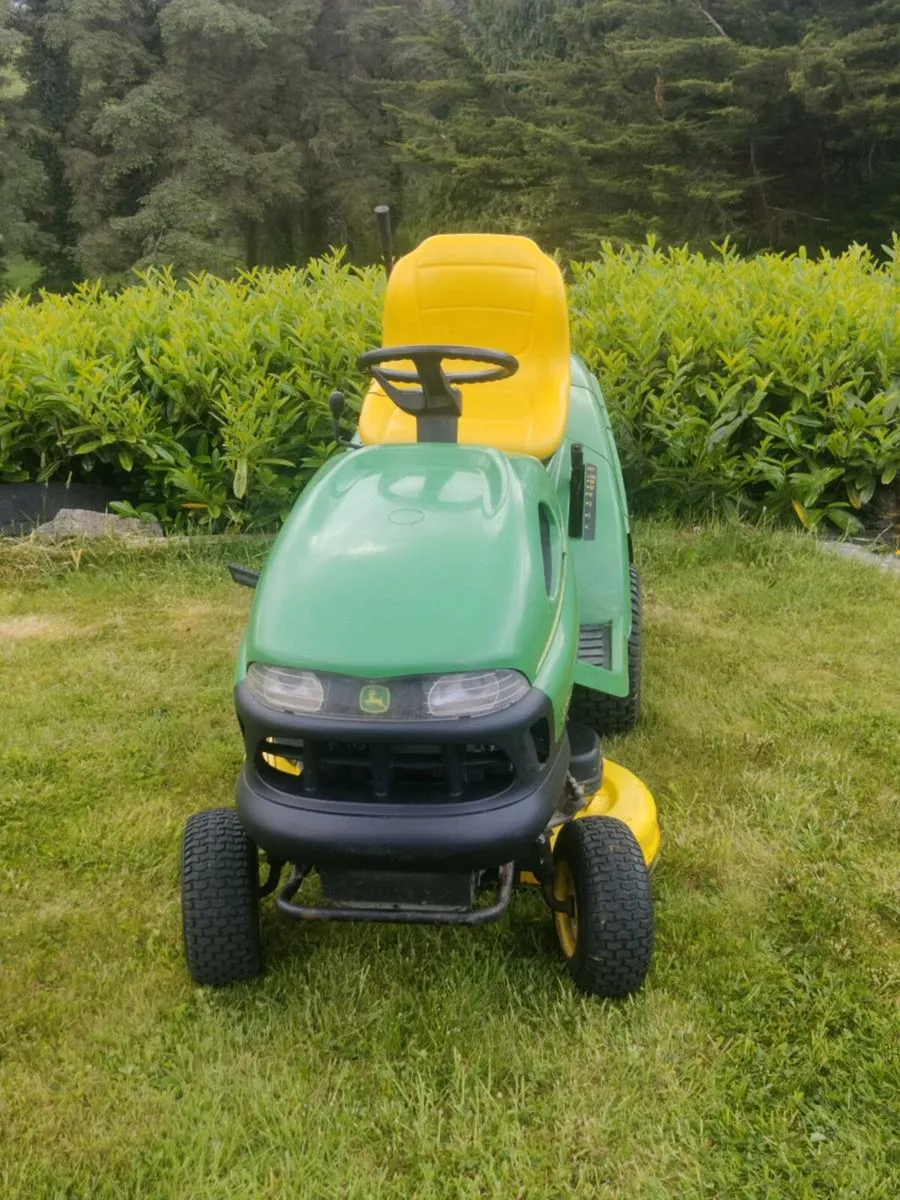 John Deere tractor lawnmower - Image 3