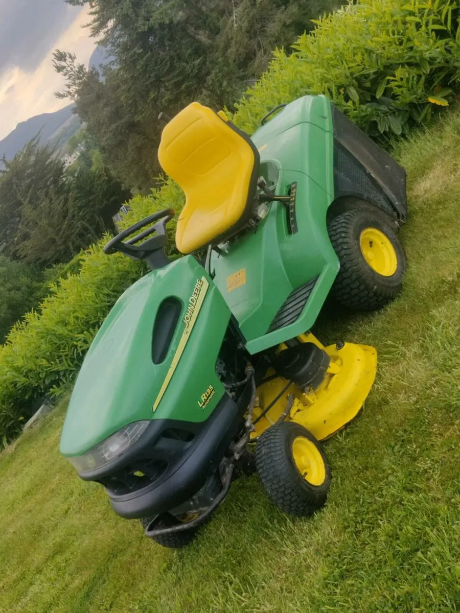 John Deere tractor lawnmower - Image 4