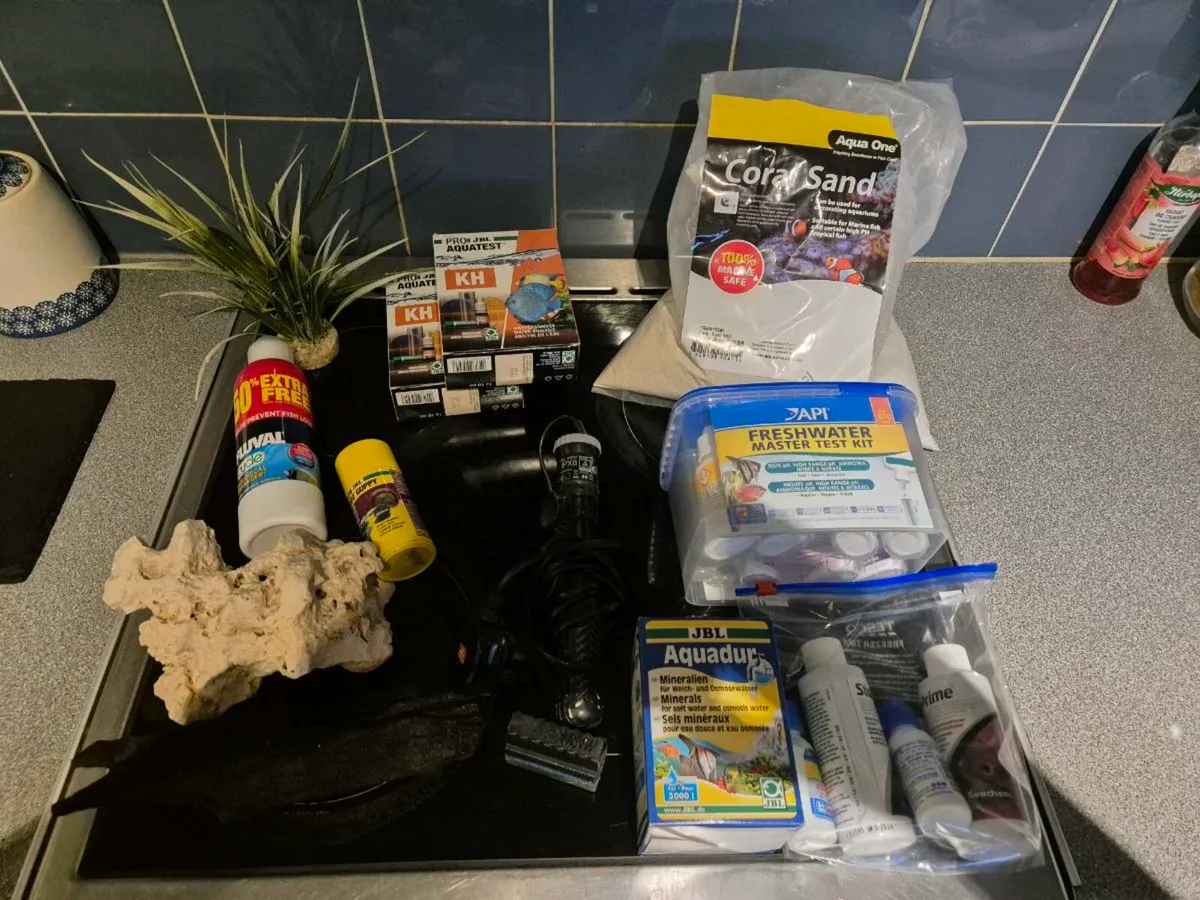 Fish Tank and accessories - Image 2