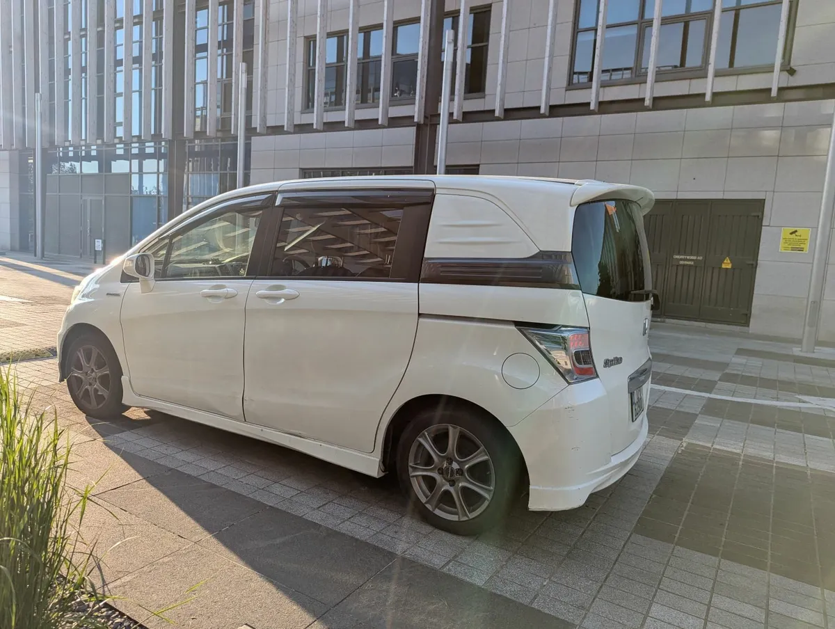 2012 Honda Freed Spike Hybrid Automatic CAMPER VAN - Image 4