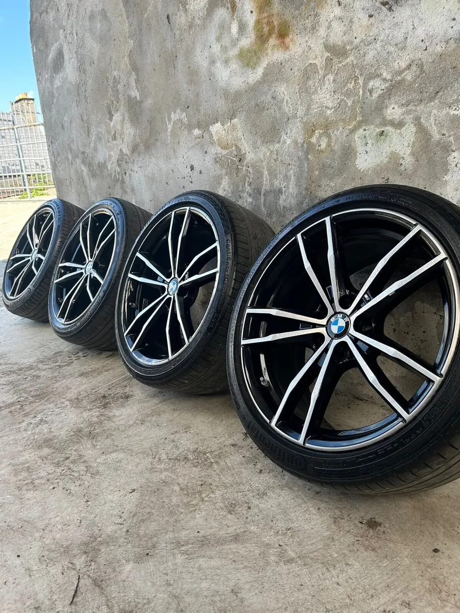 19” GENUINE BMW G20 M-SPORT ALLOY WHEELS & TYRES - Image 1