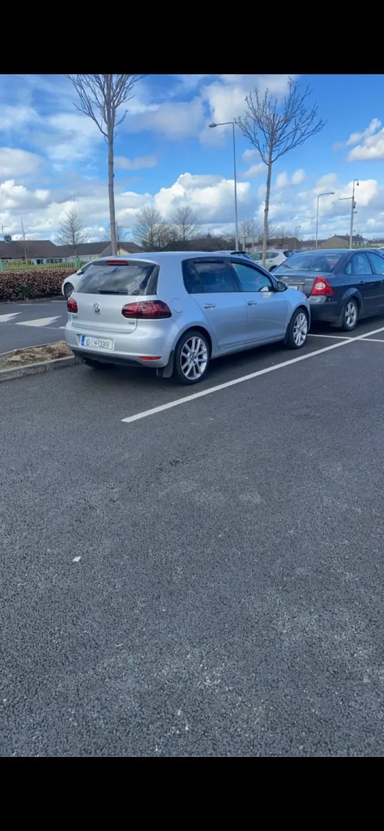 Volkswagen Golf 2010 - Image 3