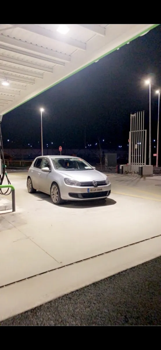 Volkswagen Golf 2010 - Image 4