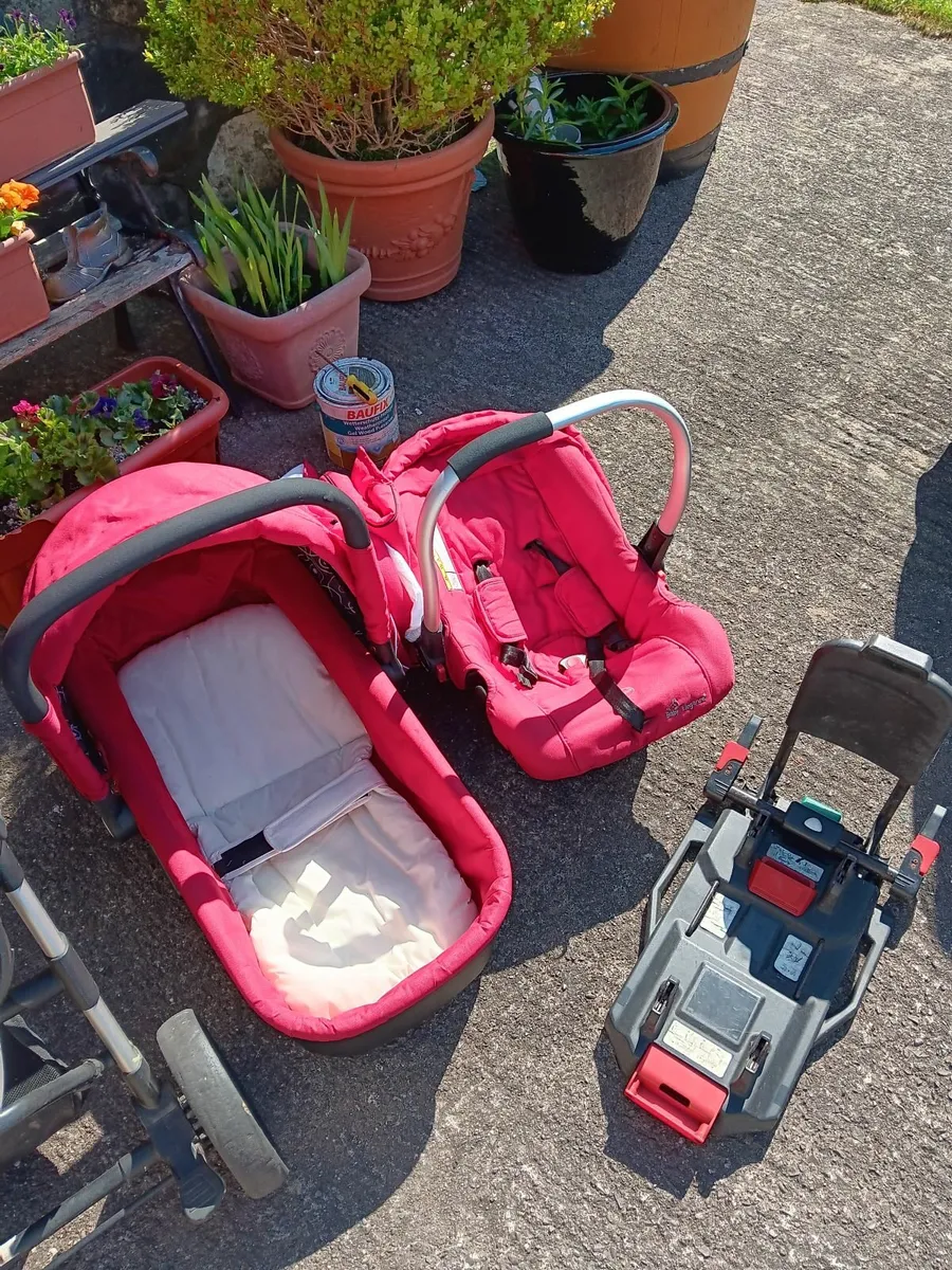 Buggy, Carry Cot and Car Seat Set - Image 3