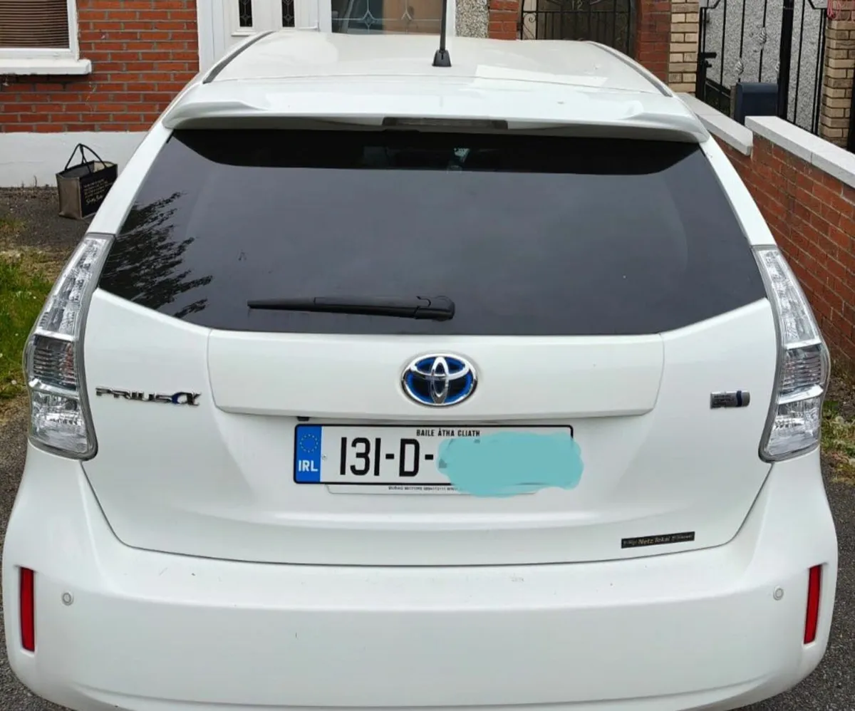 Toyota Prius 2013 , 7 seater - Image 1