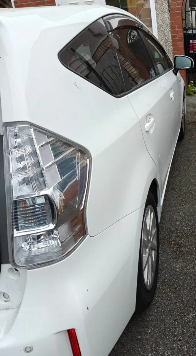 Toyota Prius 2013 , 7 seater - Image 4