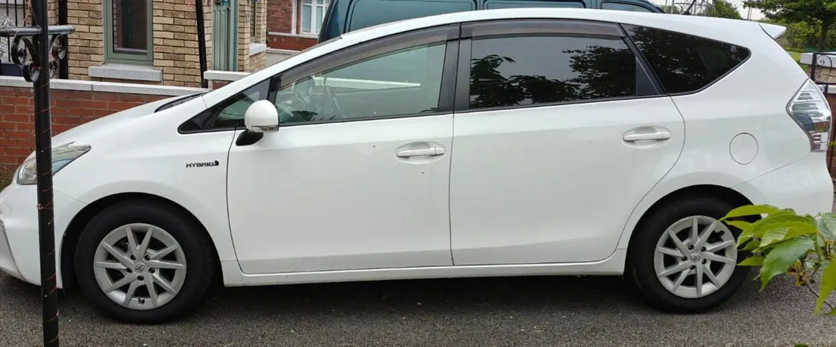 Toyota Prius 2013 , 7 seater - Image 1