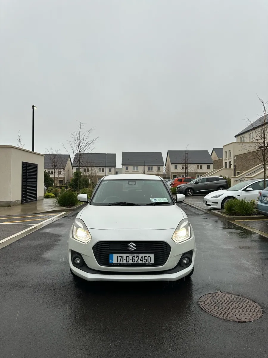 2017 Automatic Suzuki Swift 1.2 Hybrid Full - Image 2