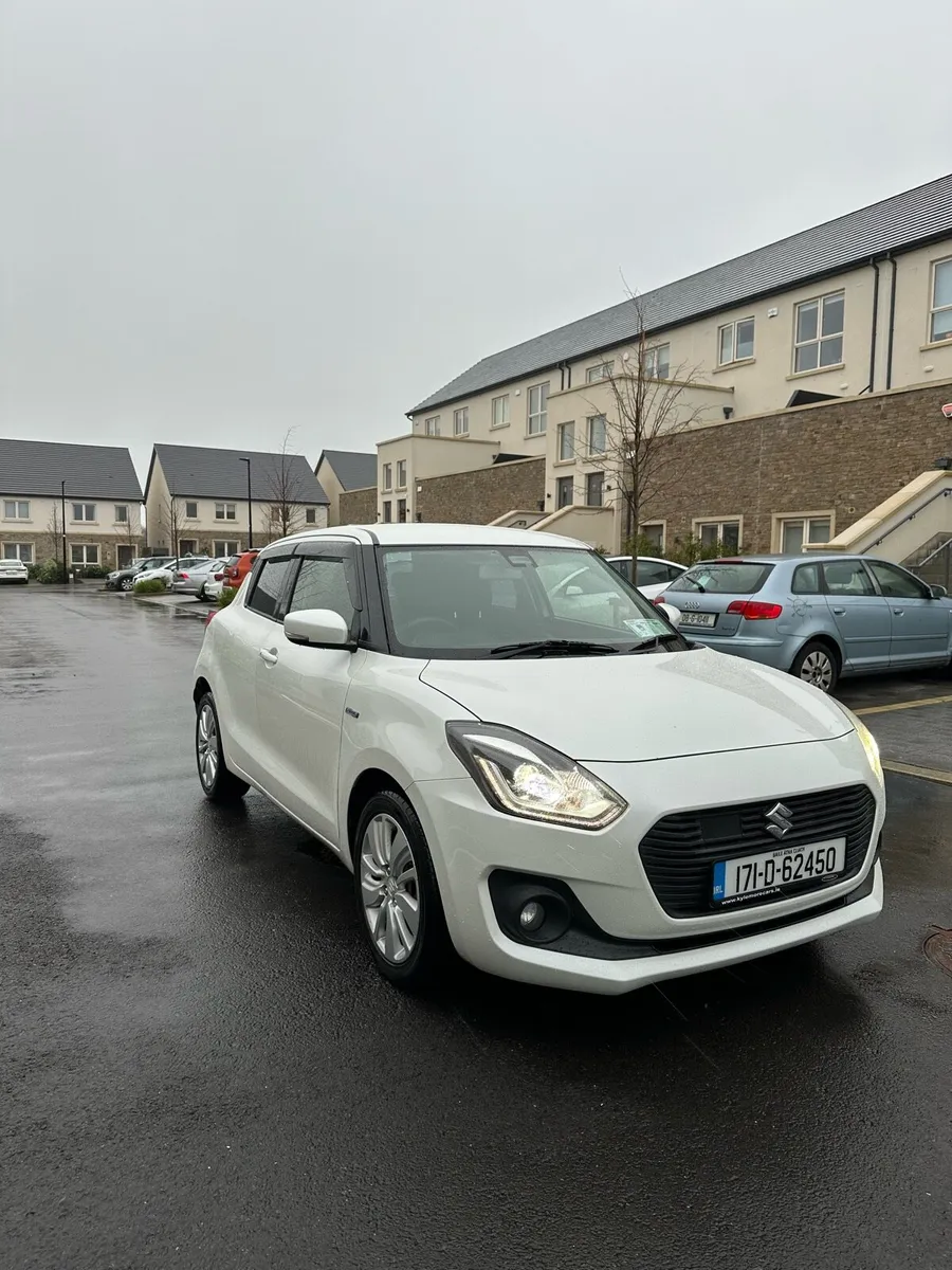 2017 Automatic Suzuki Swift 1.2 Hybrid Full - Image 3