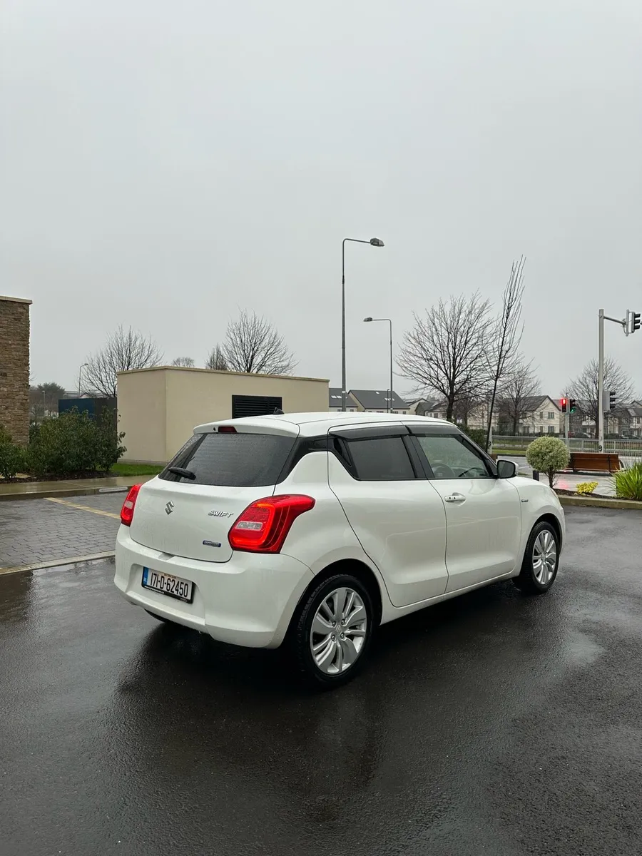 2017 Automatic Suzuki Swift 1.2 Hybrid Full - Image 4