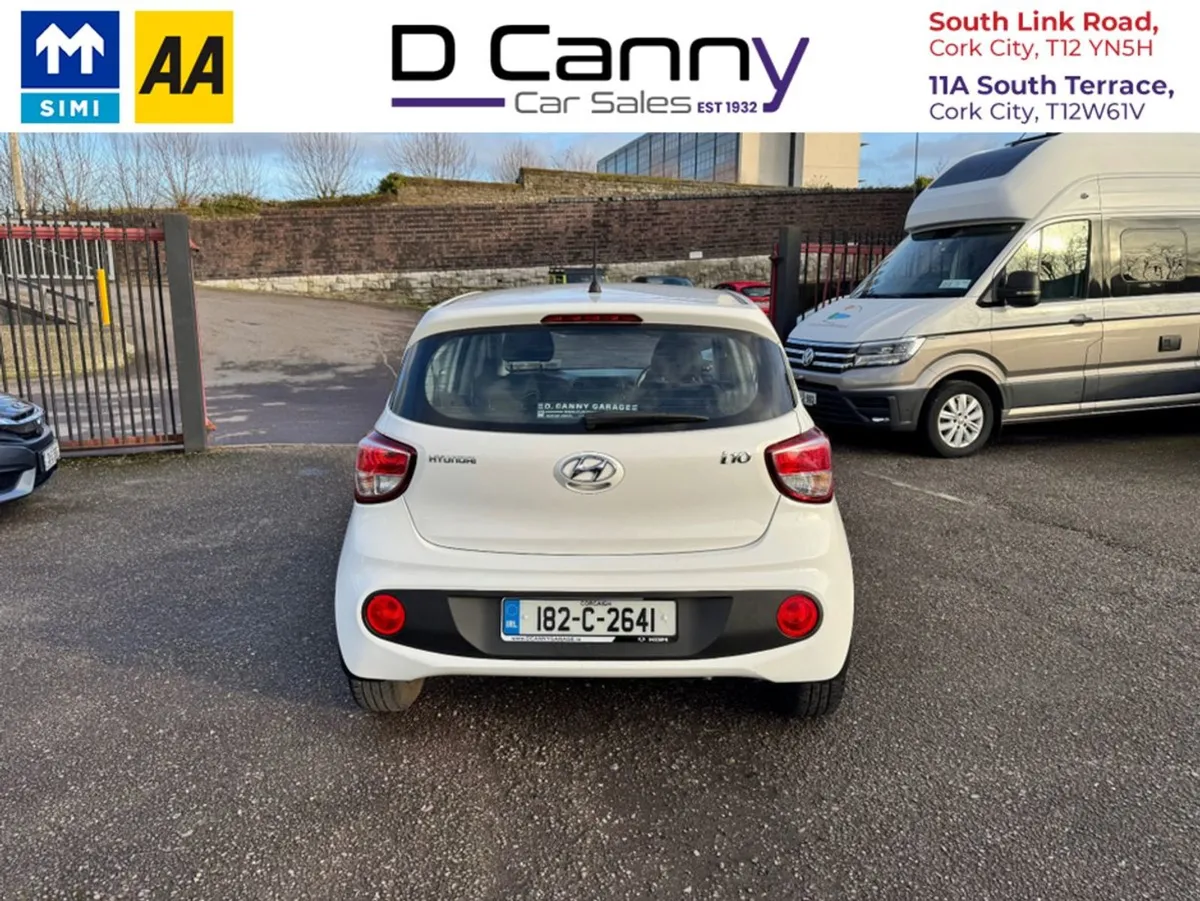 Hyundai i10 Deluxe 4DR - Image 3