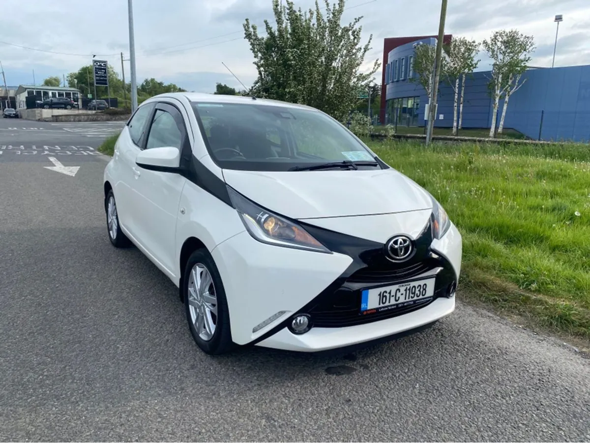 Toyota AYGO 1.0 X-play 4DR - Image 3
