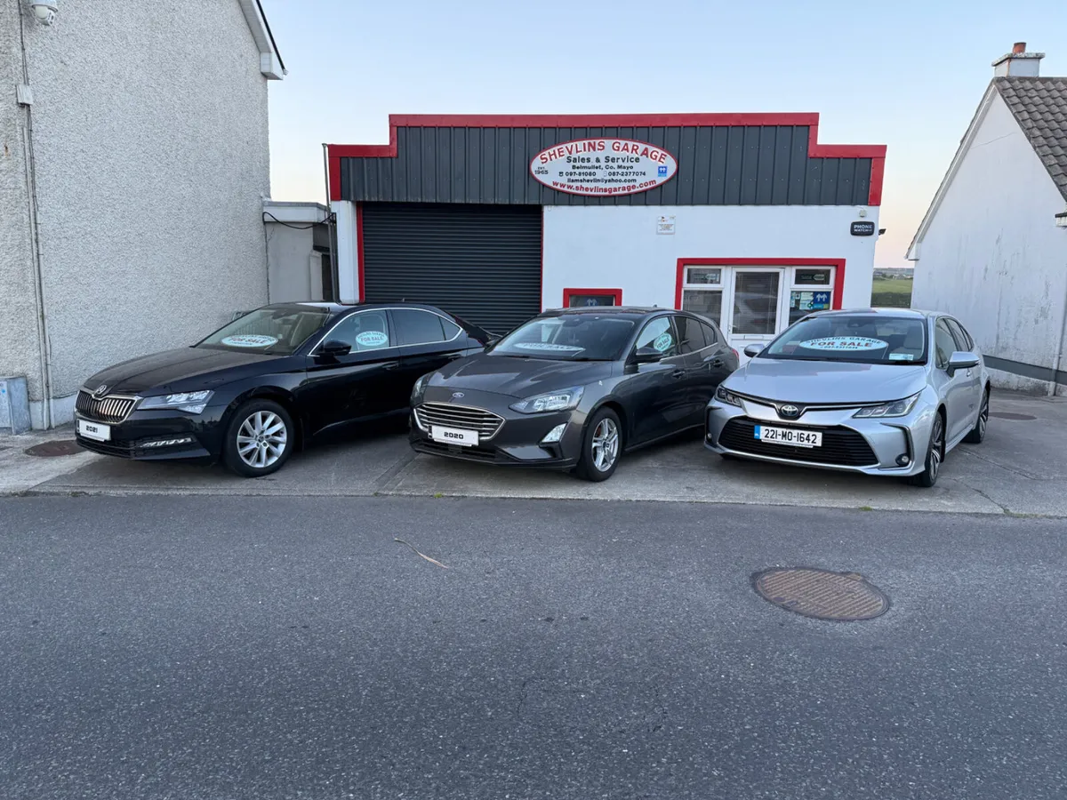 2022 Toyota Corolla 1.8 Hybrid Auto Luna Sport Sal - Image 3