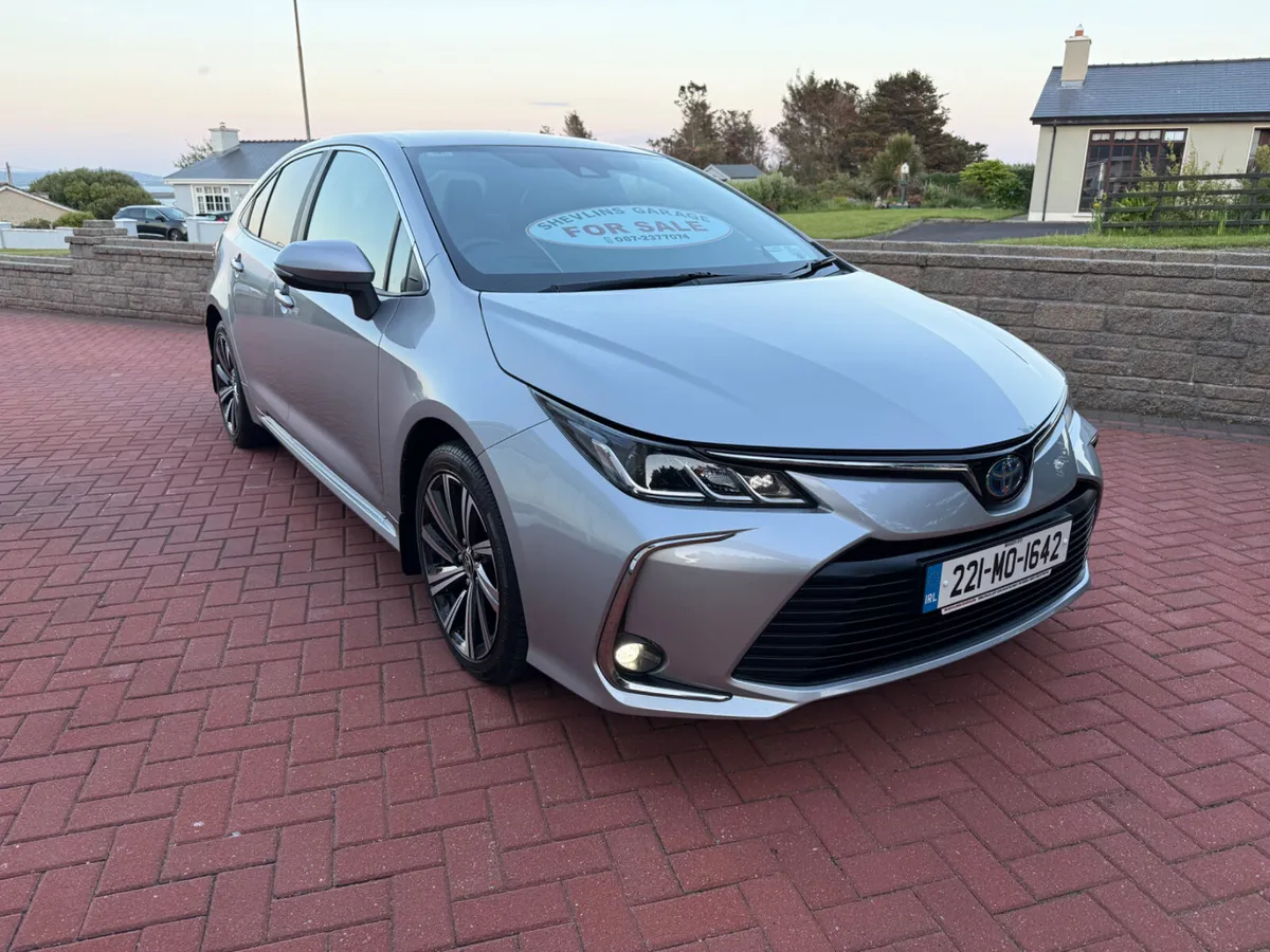 2022 Toyota Corolla 1.8 Hybrid Auto Luna Sport Sal - Image 4